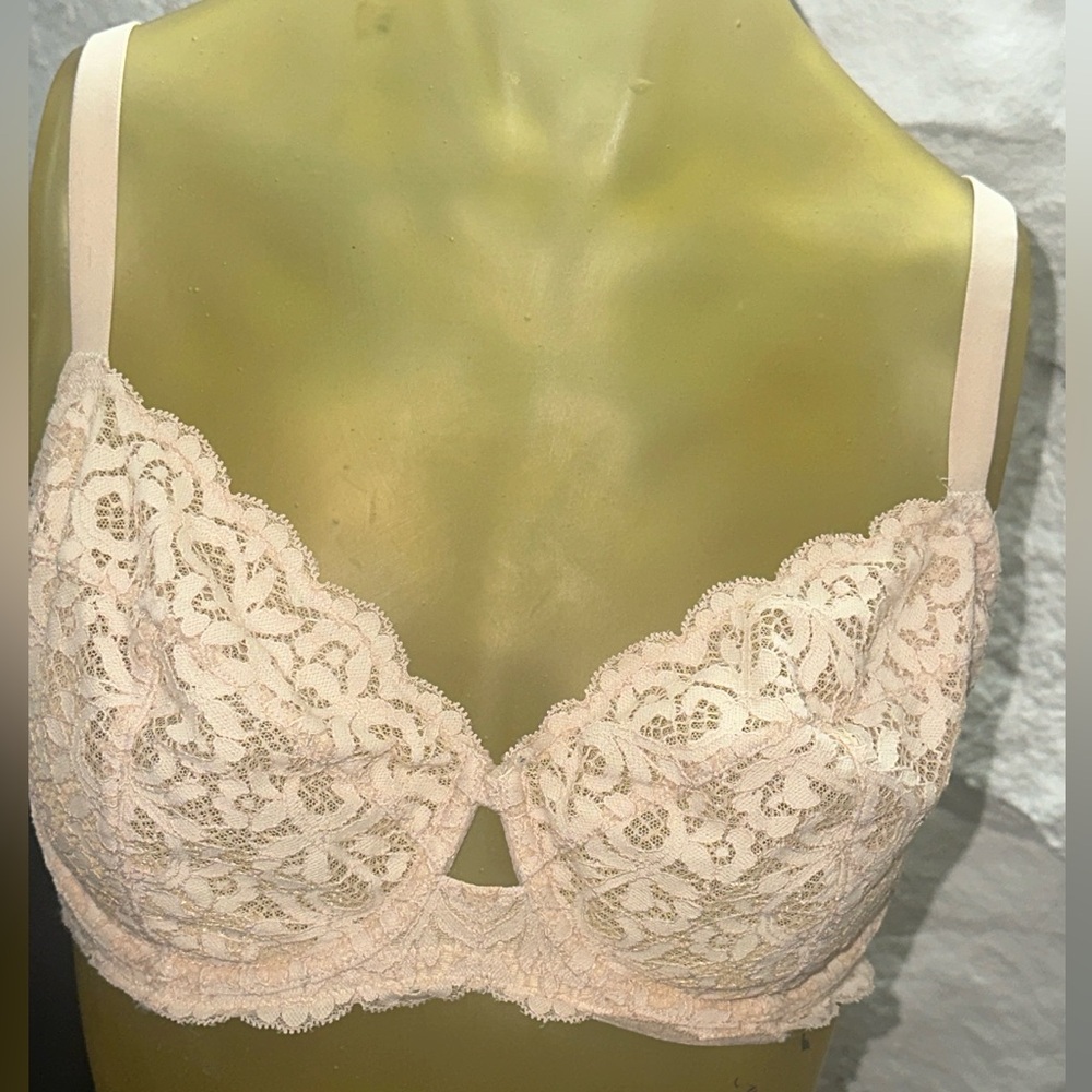 NWT! Victoria’sSecret Unlined Demi Sz 36DD SILK & Lace Underwire Bra - Cream